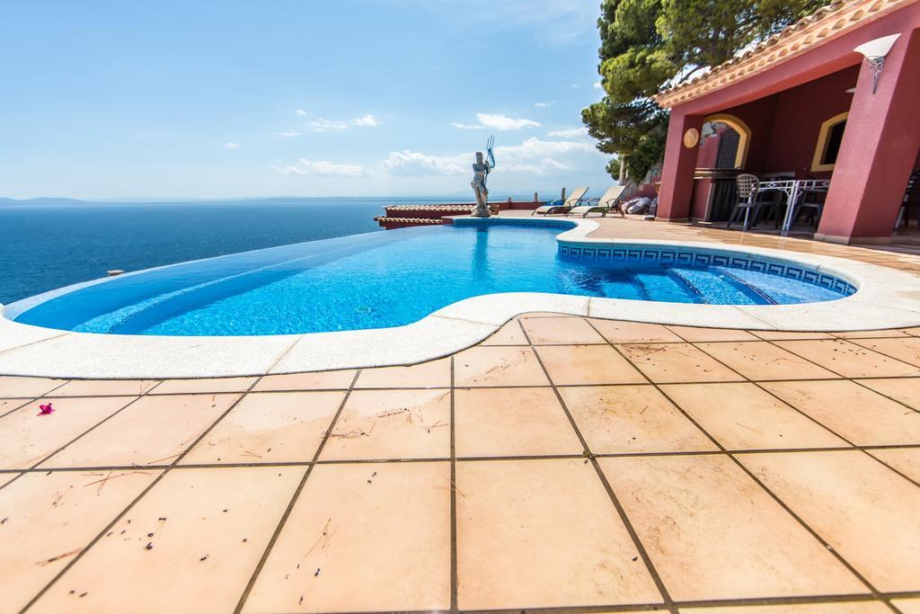 Villa Escapade Roses Dış mekan fotoğraf