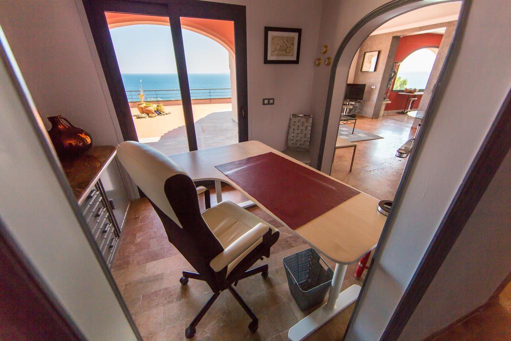 Villa Escapade Roses Dış mekan fotoğraf
