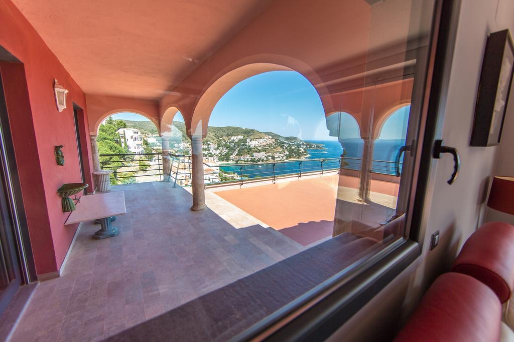 Villa Escapade Roses Dış mekan fotoğraf